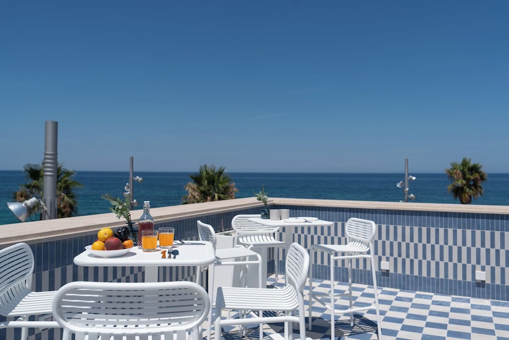 Leluan Bed & Breakfast — 4-Star Luxury Hotel in Mola Di Bari, Italy