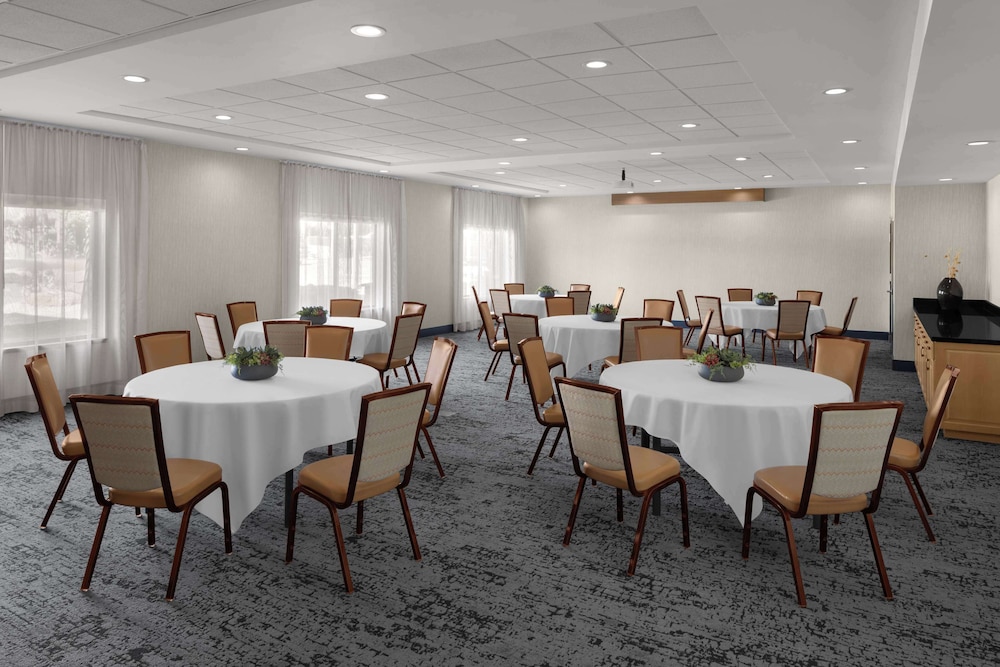 Hampton Inn & Suites Springdale Zion National Park - photo 28