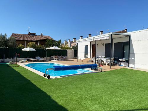 Casa hugo olite — 4-Star Luxury Hotel in Olite, Spain