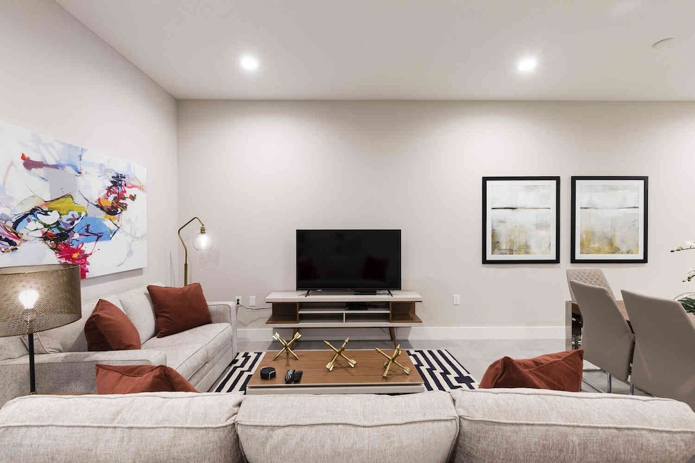 New Exclusive Villa 5 min to Disney — 4-Star Luxury Hotel in Orlando, United States