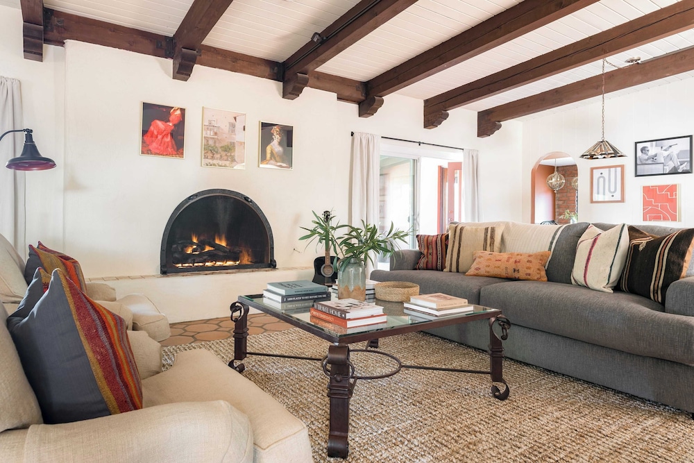Charming 5BDR Hacienda w Pool Fire Pit Billiards La Casona by AvantStay - photo 2