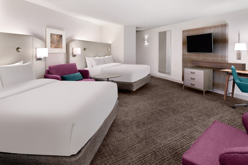 Crowne Plaza Atlanta Perimeter at Ravinia by IHG - photo 13