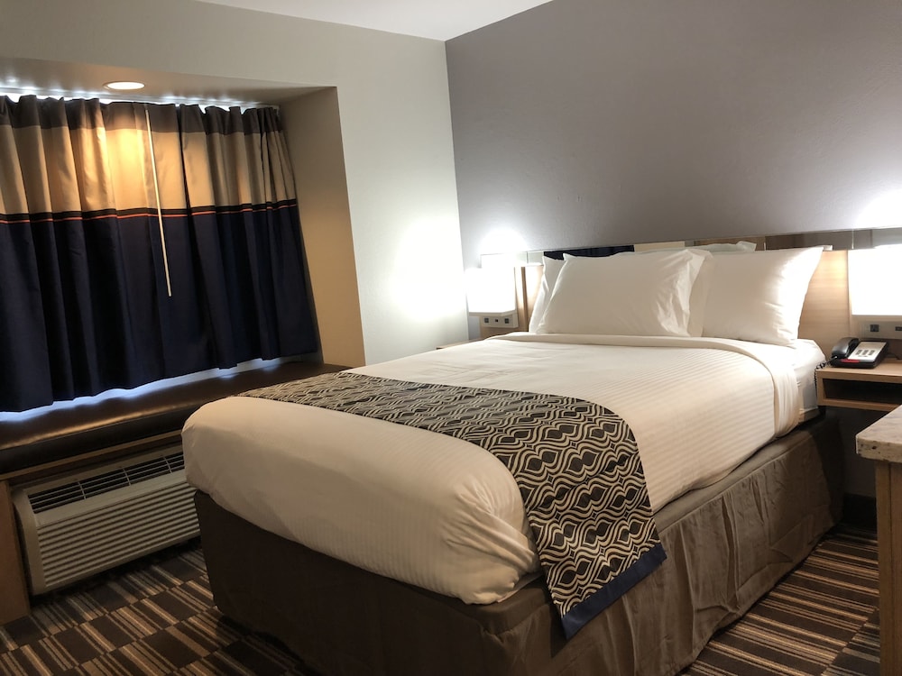 Microtel Inn & Suites by Wyndham Baton Rouge - photo 8