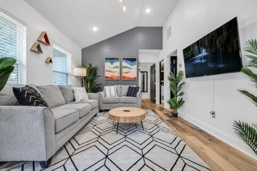 Harmony House Family Escape for 8 in Decatur, United States