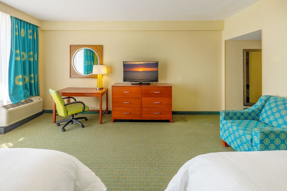 Holiday Inn & Suites Virginia Beach North Beach by IHG - photo 23