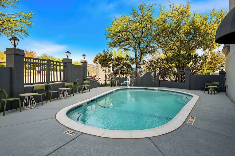Comfort Inn Grapevine Near DFW Airport - photo 24