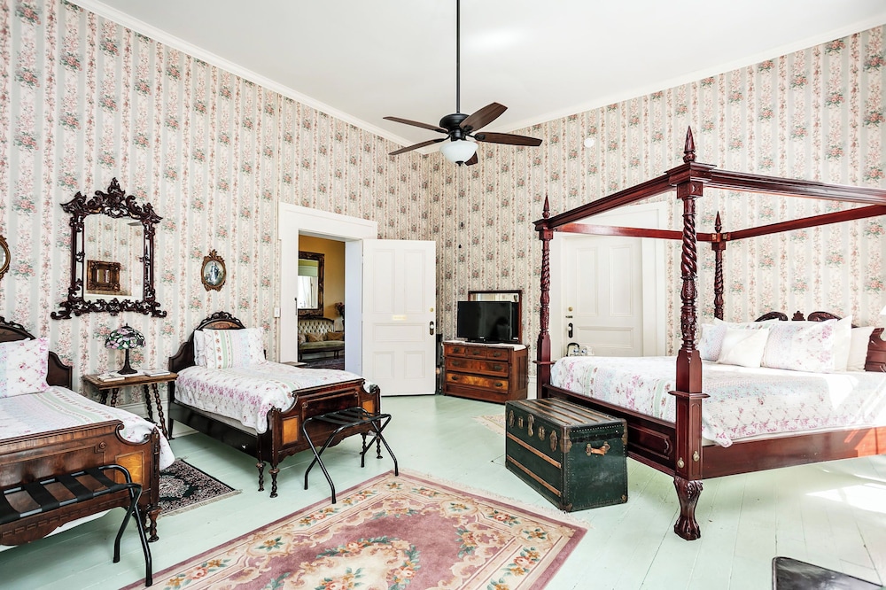 Historic Maple Hill Manor - photo 24