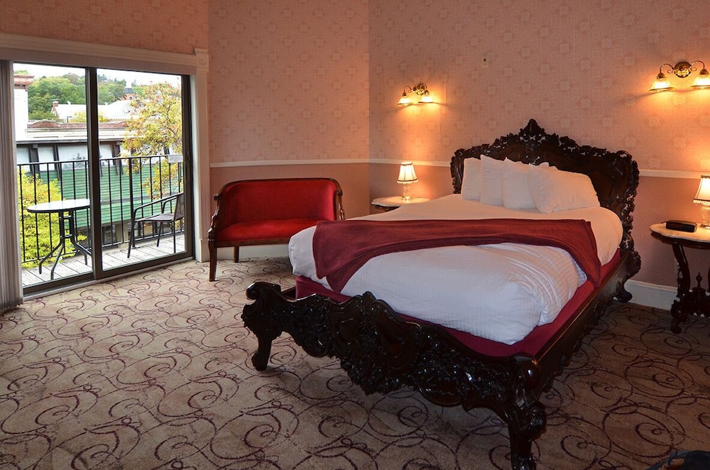 Water Street Inn - photo 4