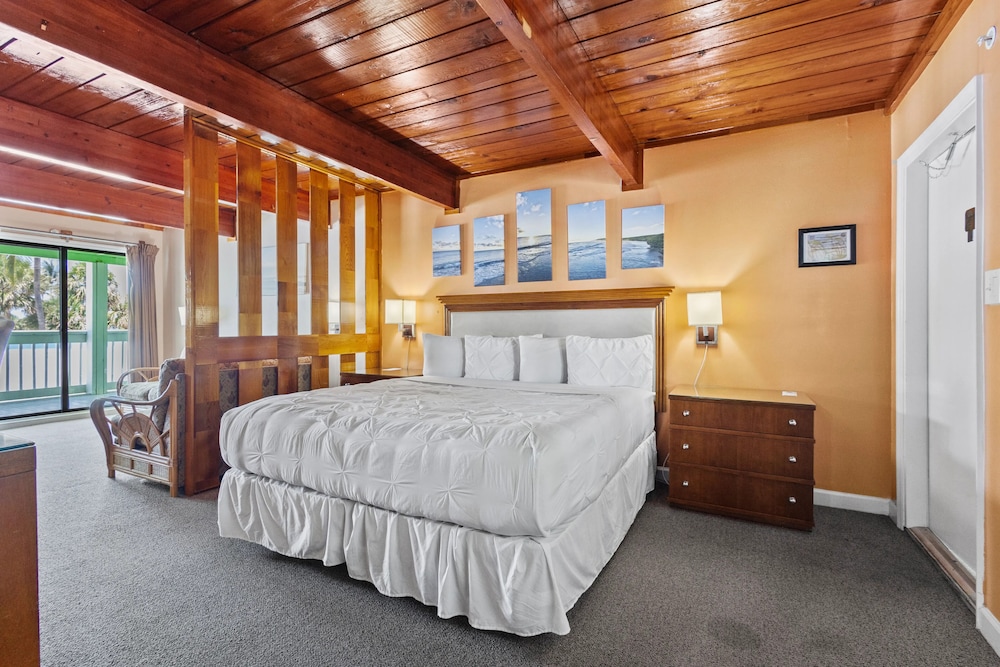 Ocean View Hotel Room with Balcony King Bed #25 in Fort Pierce, United States