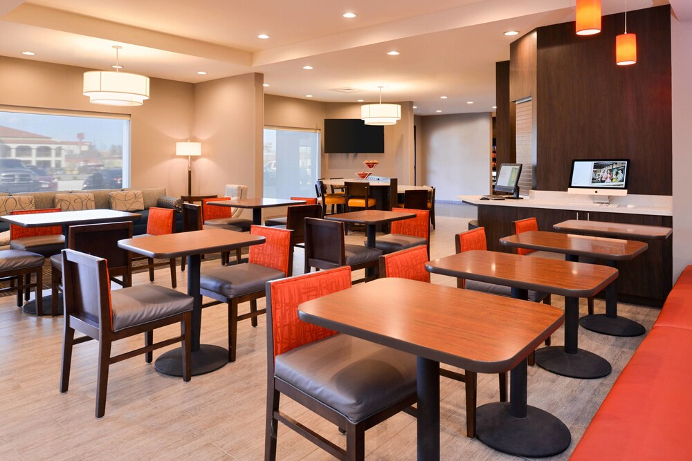 TownePlace Suites by Marriott Laplace - photo 21