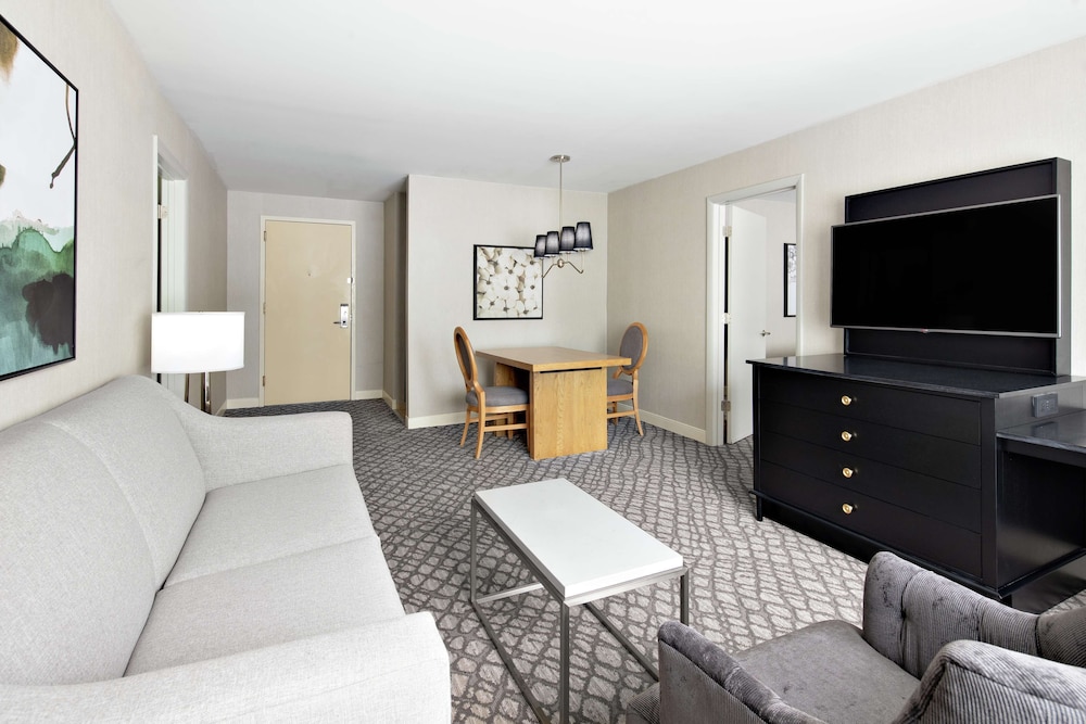 DoubleTree Suites by Hilton Charlotte SouthPark - photo 11