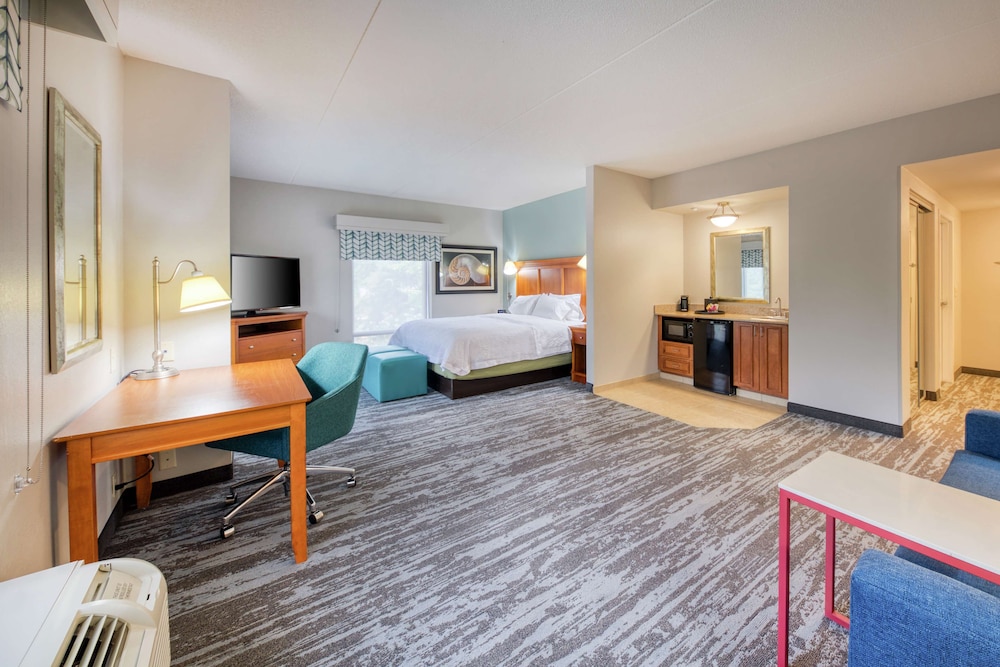 Hampton Inn Wilmington University Area Smith Creek Station - photo 41