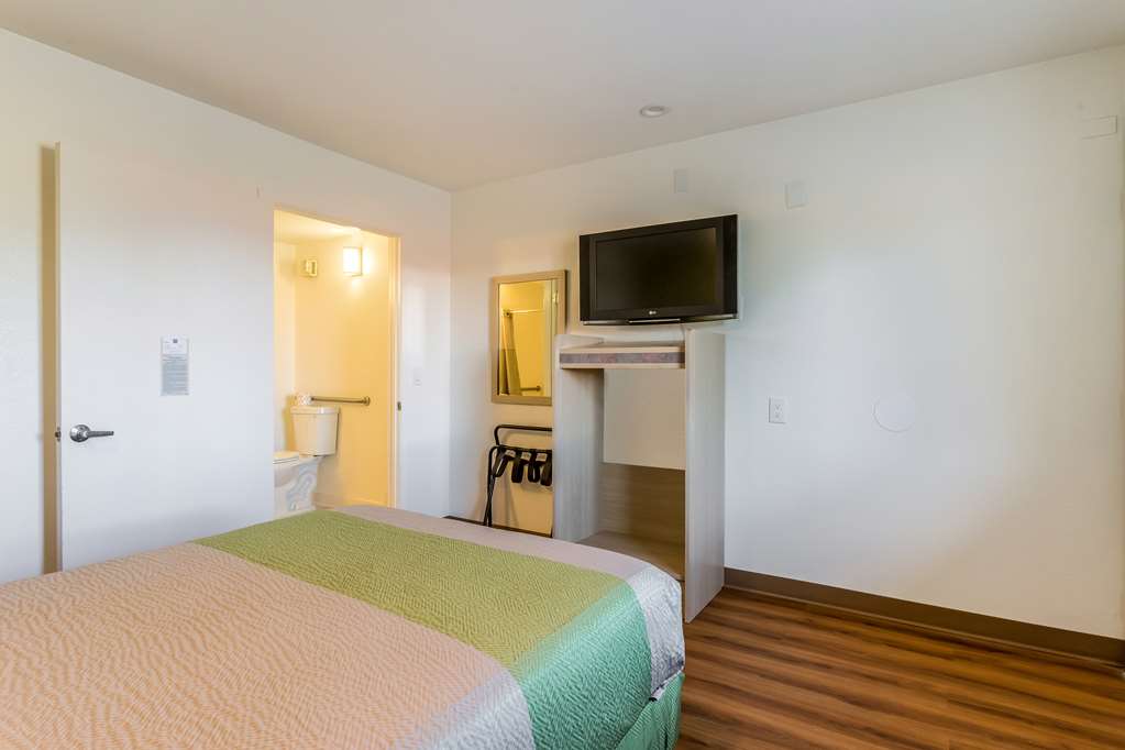 Motel 6 Needles CA - photo 17