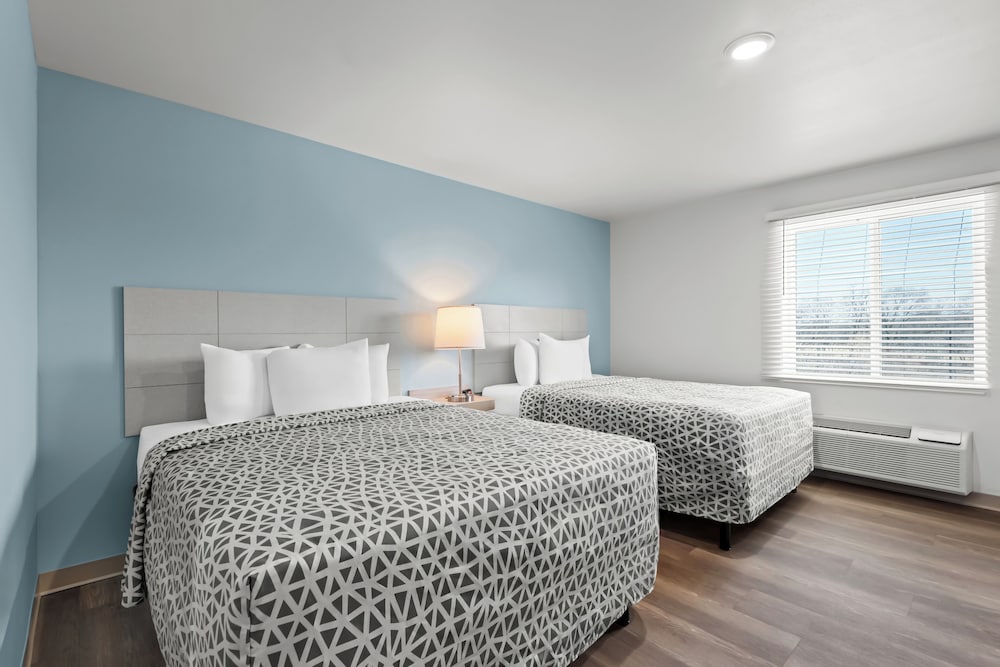 WoodSpring Suites Coralville Iowa City - photo 6