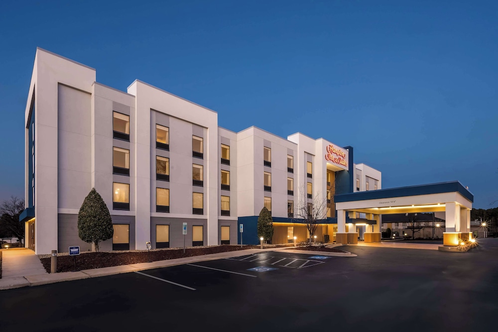 Hampton Inn & Suites Wilson I 95 - photo 41