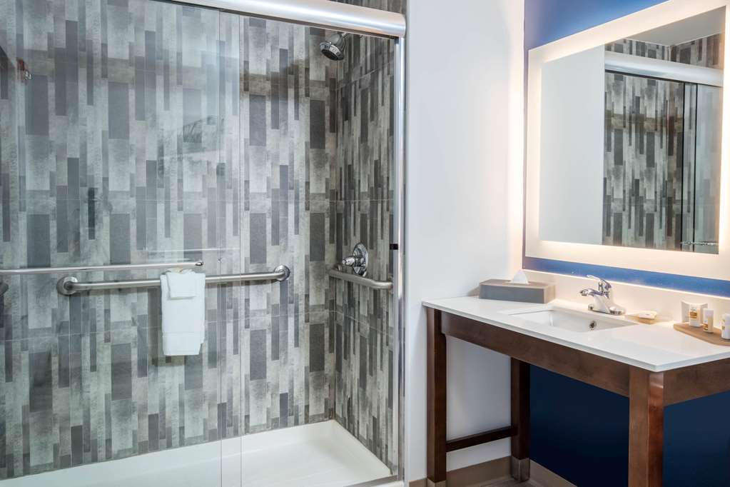 La Quinta Inn and Suites Long Island City - photo 14