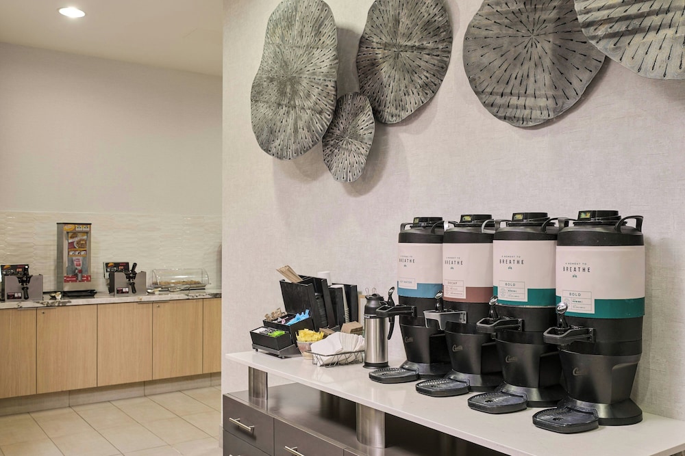 Residence Inn by Marriott Phoenix Desert View at Mayo Clinic - photo 40