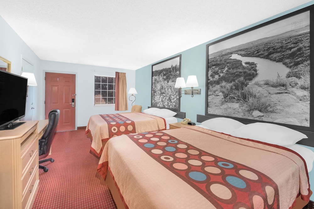 Super 8 by Wyndham Van Horn - photo 9