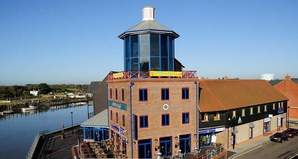 YHA Littlehampton — 4-Star Luxury Hotel in Littlehampton, United Kingdom