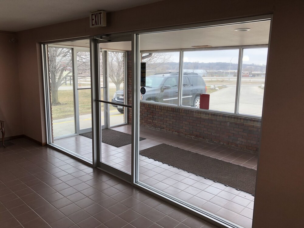 Denison Inn & Suites - photo 3