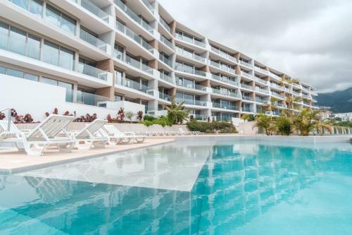 GuestReady The place to be happy in Madeira — 4-Star Luxury Hotel in Funchal, Portugal