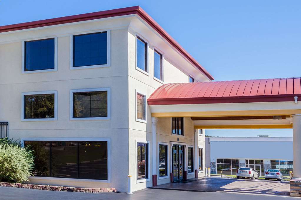 Days Inn by Wyndham Dalton - featured photo