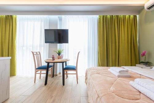 Top Ten Apartment 3 — 4-Star Luxury Hotel in Kallithea, Greece