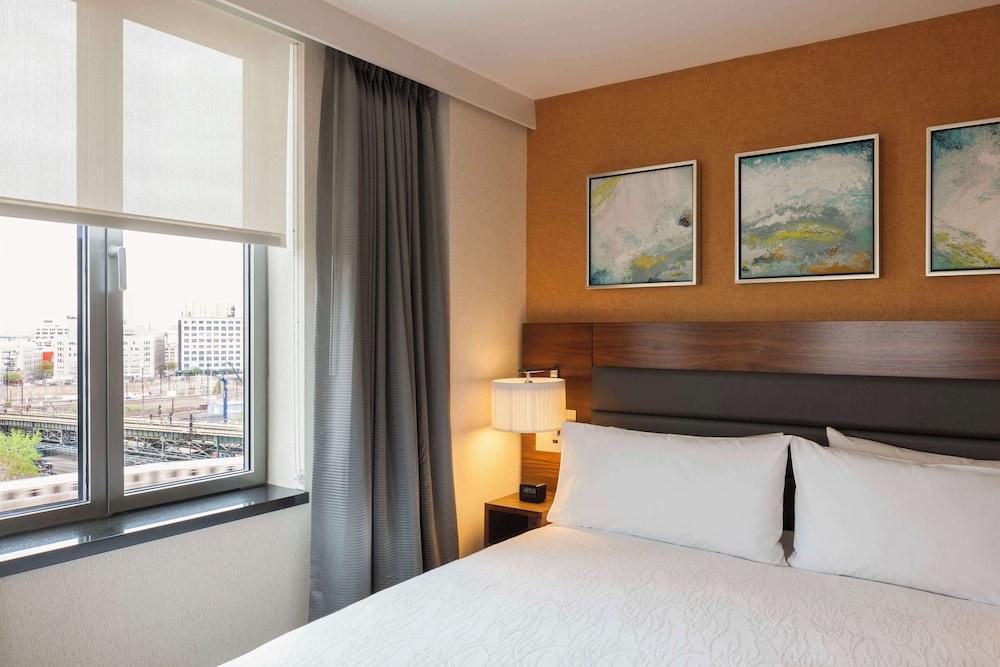 Hilton Garden Inn Long Island City New York - photo 12