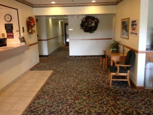 Super 8 Motel Ripley - photo 19