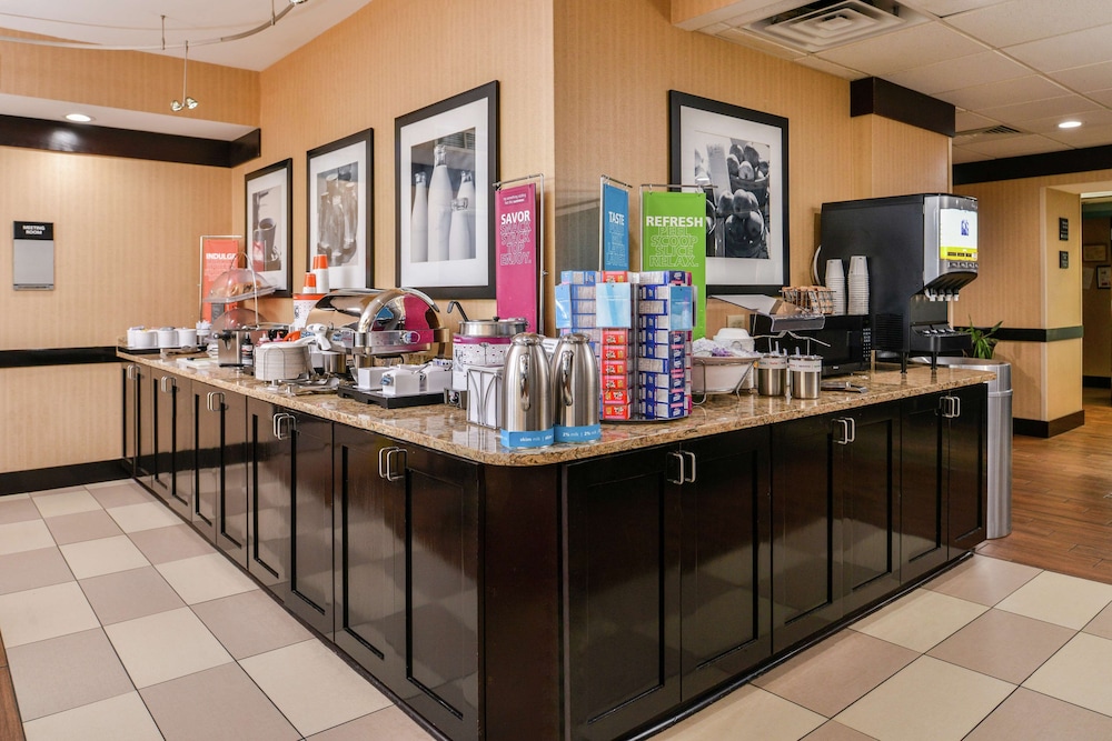 Hampton Inn Staunton - photo 33