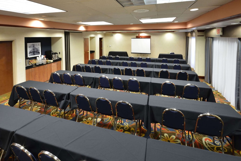 Hampton Inn Raleigh Capital Blvd. North - photo 50