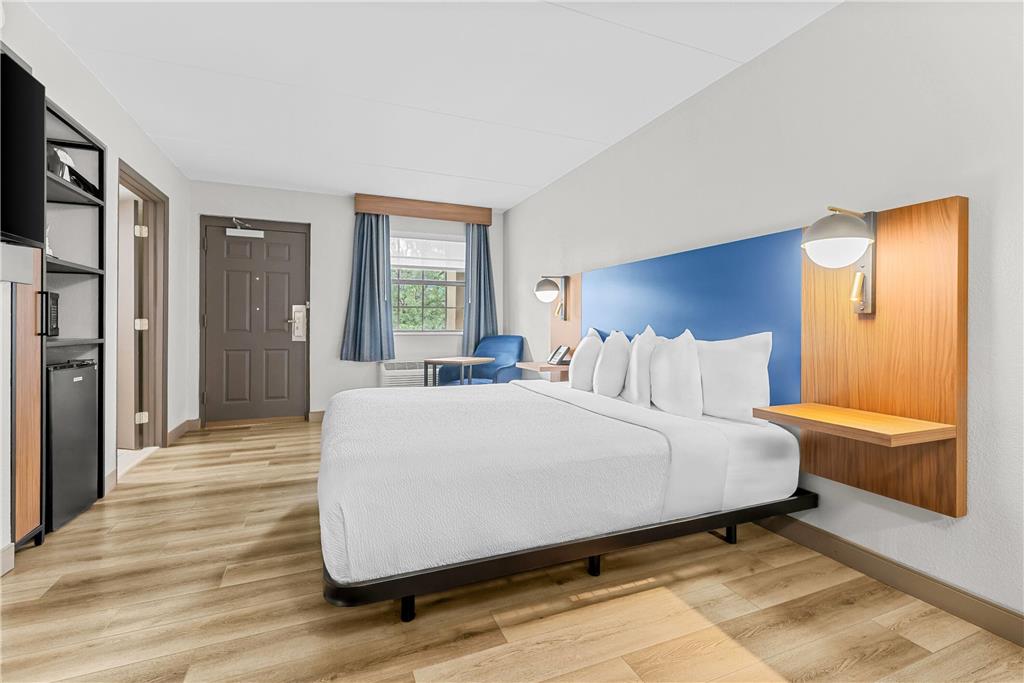La Quinta Inn by Wyndham Huntsville Research Park - photo 27