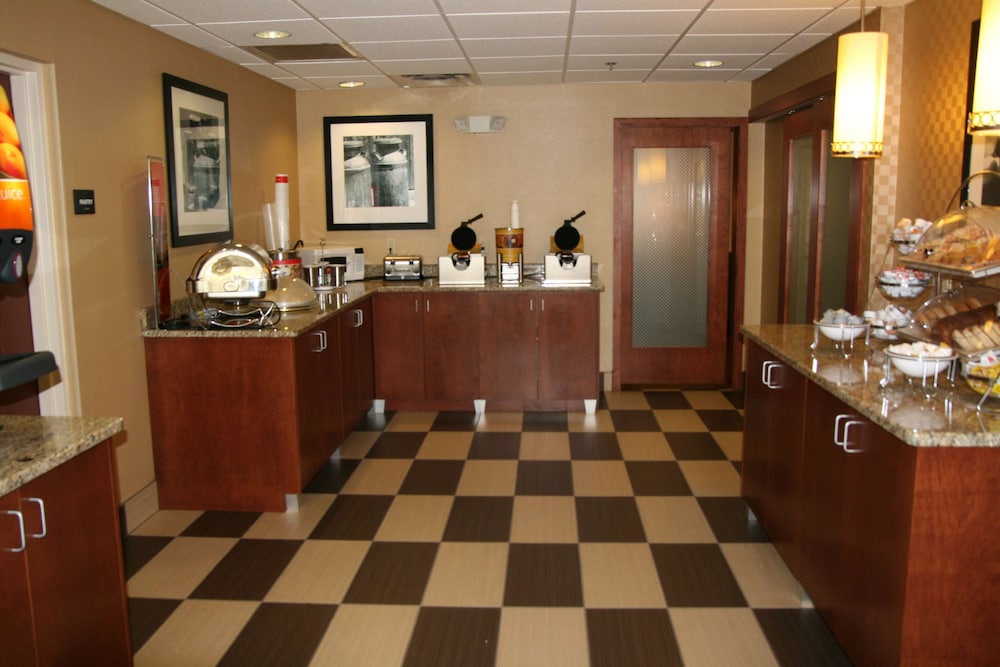 Hampton Inn Hillsville - photo 54