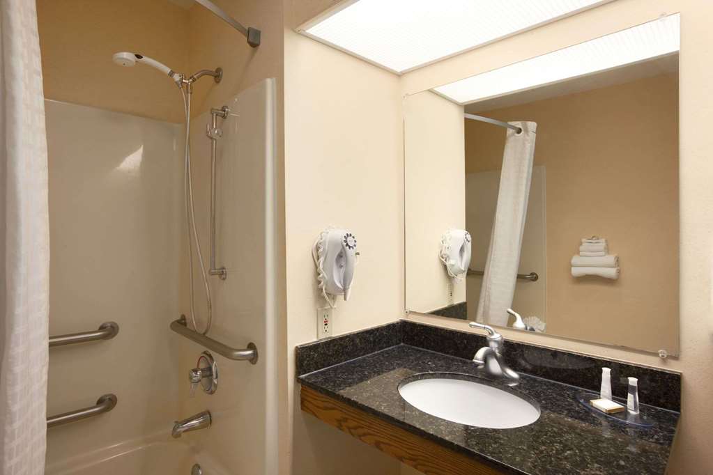 Baymont by Wyndham Gaffney - photo 13