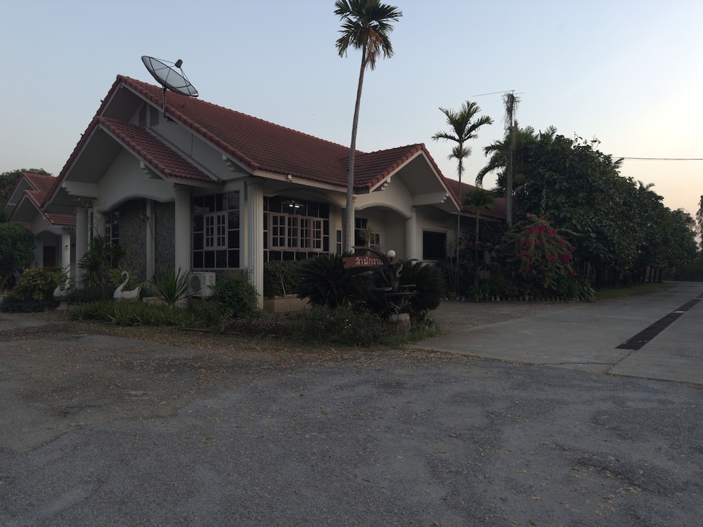 Maingam Resort - last minute hotel in Si Prachan