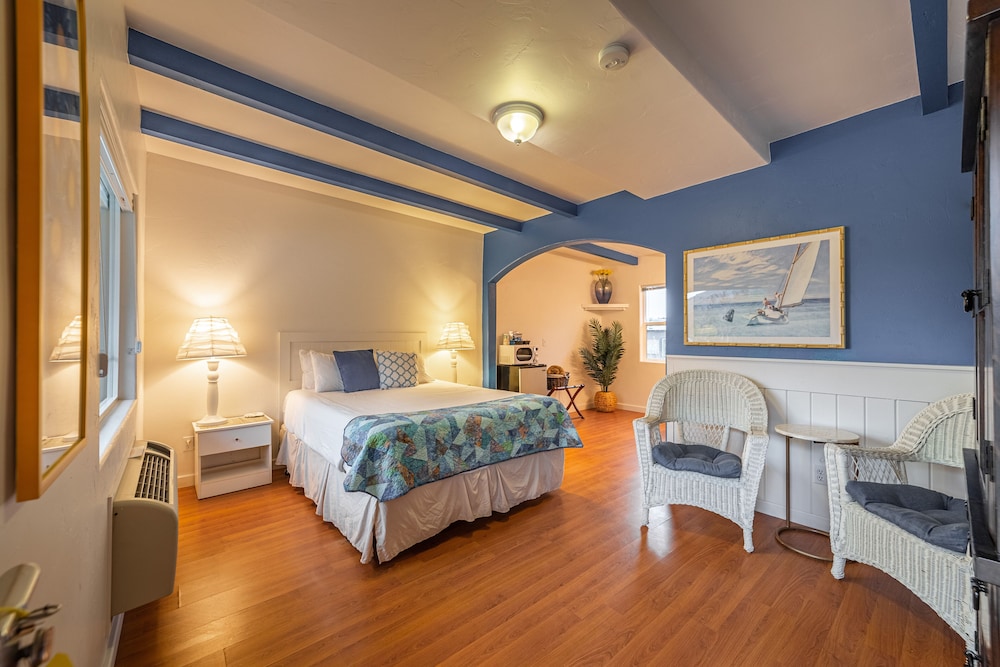 The Islander Inn - photo 43