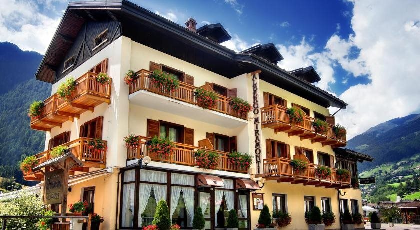 Albergo Miramonti — hotel in Monclassico