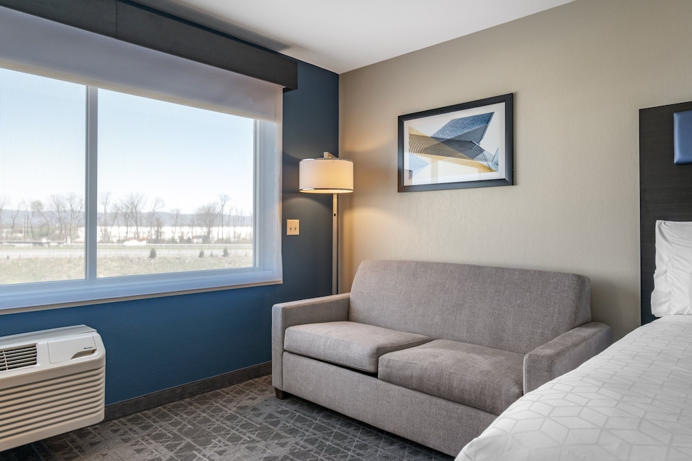 Holiday Inn Express & Suites Carlisle Southwest I 81 by IHG - photo 11