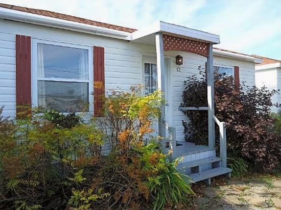 H tel Motel Baie Ste Catherine in Riviere-Du-Loup, Canada