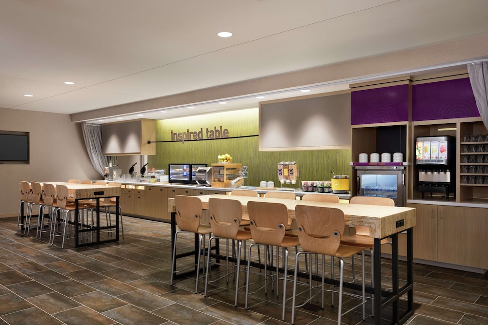 Home2 Suites by Hilton Milwaukee West - photo 28