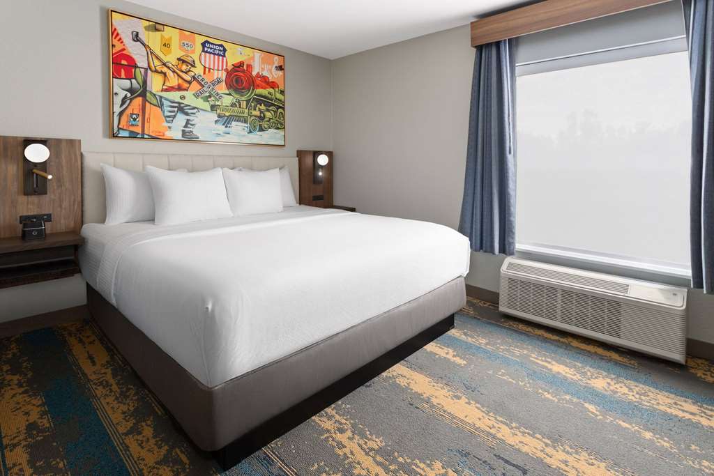 La Quinta Inn & Suites by Wyndham Memphis I 240 - photo 27