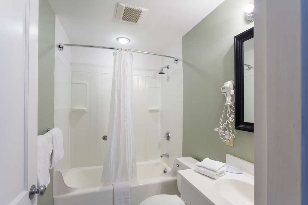 Quality Inn & Suites Gorham Riverside - photo 29