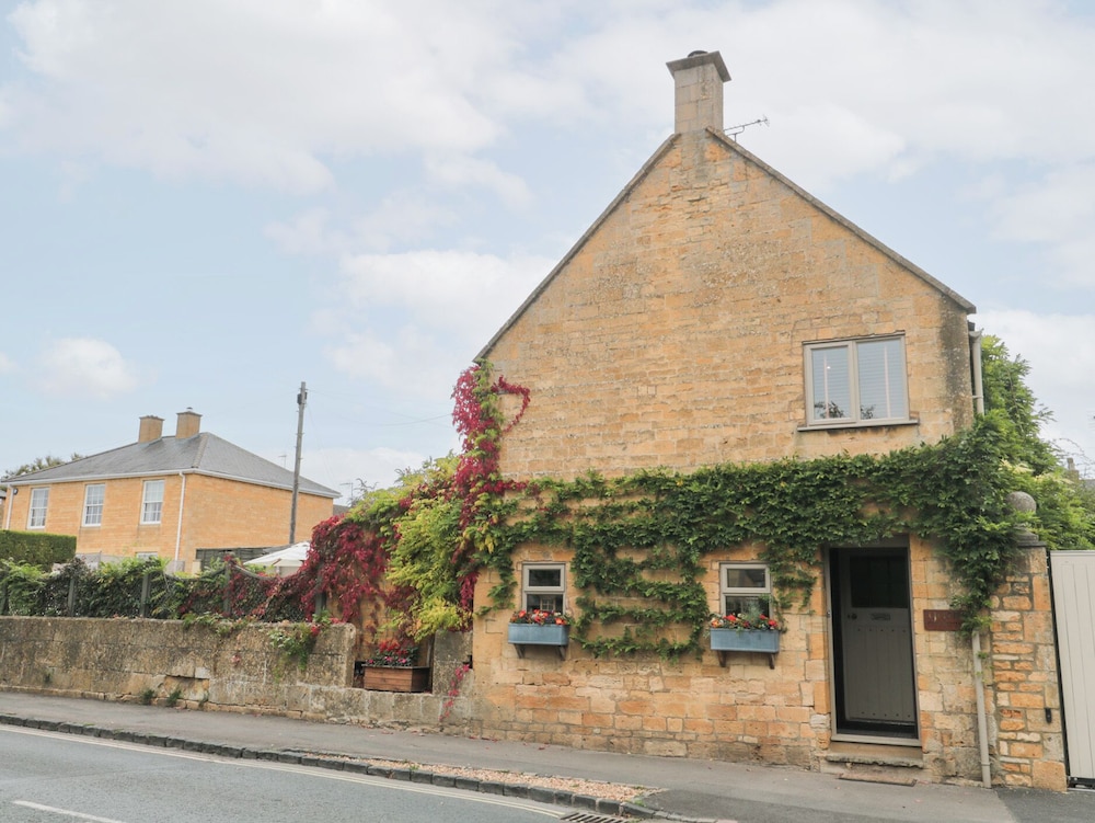 Yarn Cottage — 4-Star Luxury Hotel in Broadway, United Kingdom