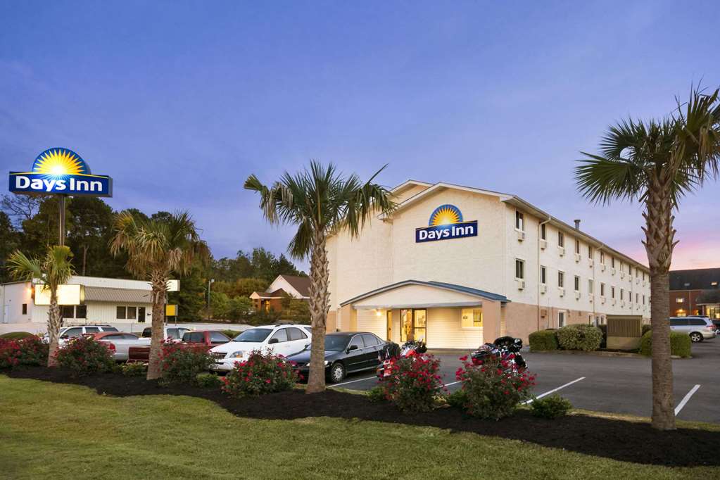 Days Inn by Wyndham Greenwood SC - photo 3