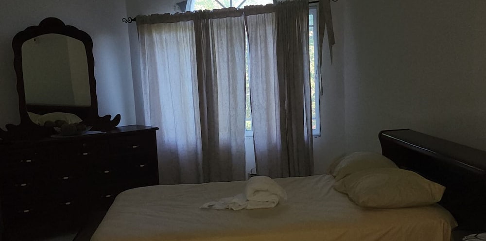 Marantha Close - carbon neutral hotel in Montego Bay
