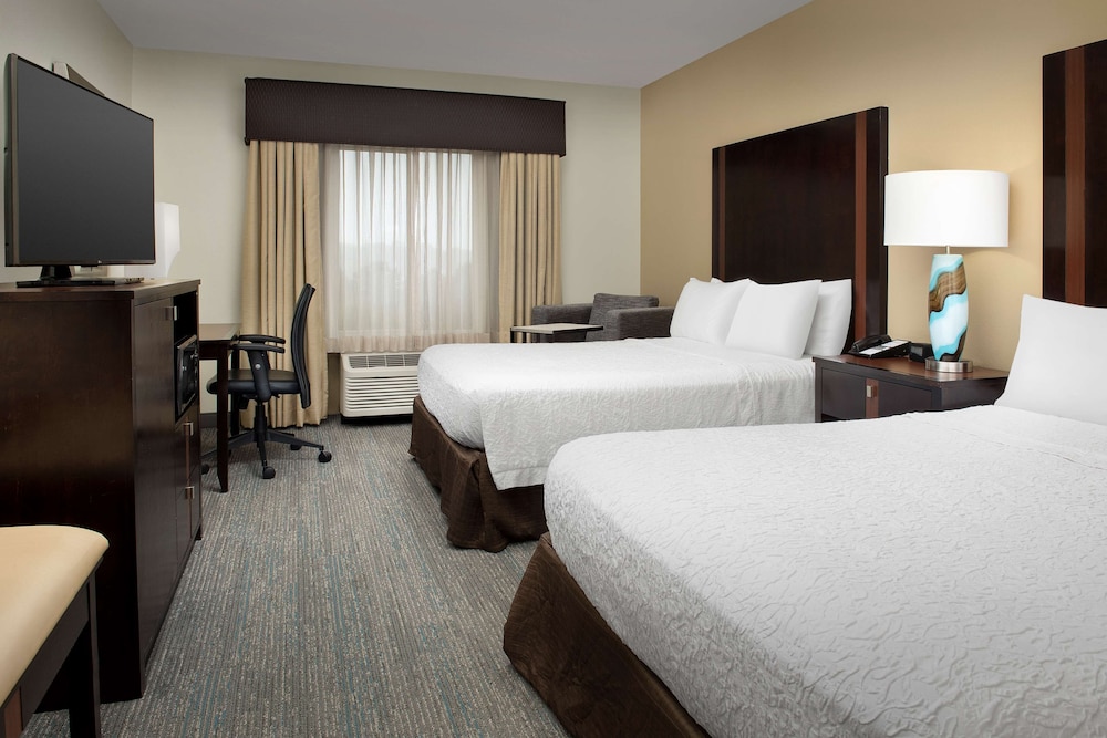 Hampton Inn & Suites Alpharetta - photo 11