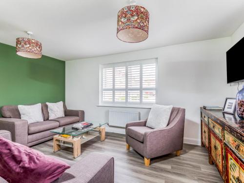 Modern Comfortable Home Pass The Keys — 4-Star Luxury Hotel in Chichester, United Kingdom