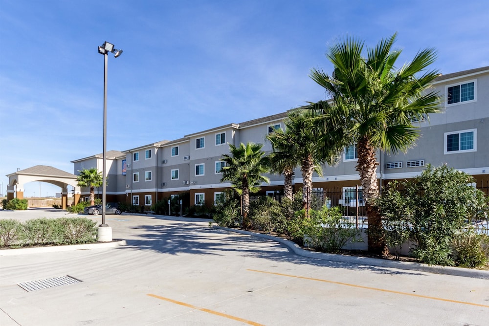 Super 8 by Wyndham Kenedy - photo 41