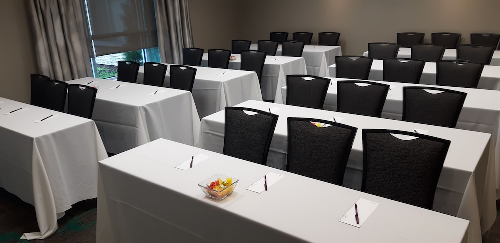 Residence Inn by Marriott Portland Hillsboro Brookwood - photo 42
