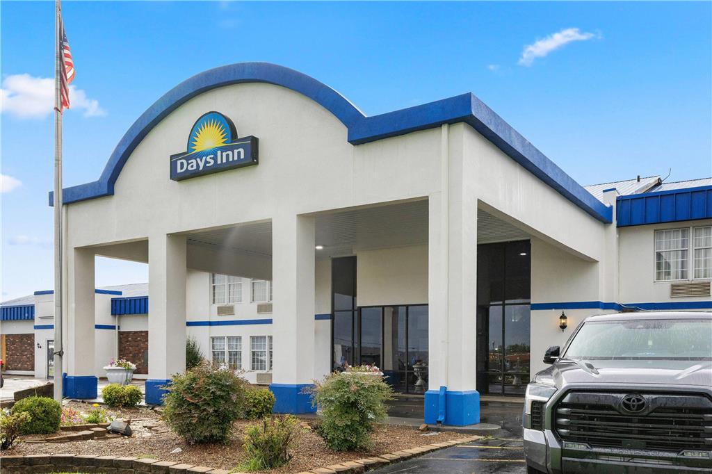 Days Inn by Wyndham Madisonville - photo 4